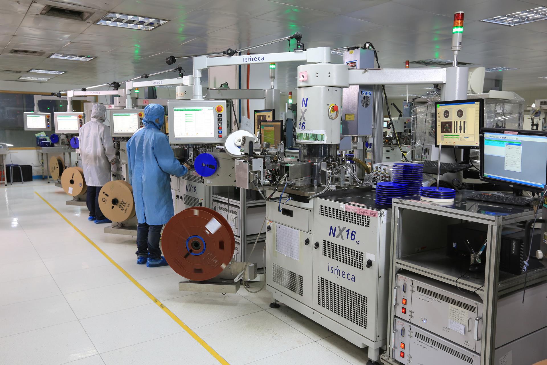 芯片無塵車間的圖片 芯片無塵車間的圖片